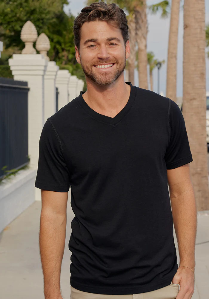 Ashton V Neck - Black